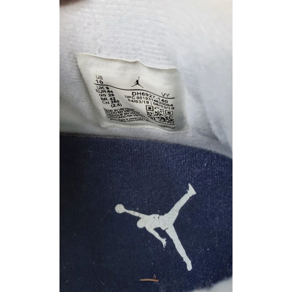 Jordan 4 Retro Midnight Navy. Size 10